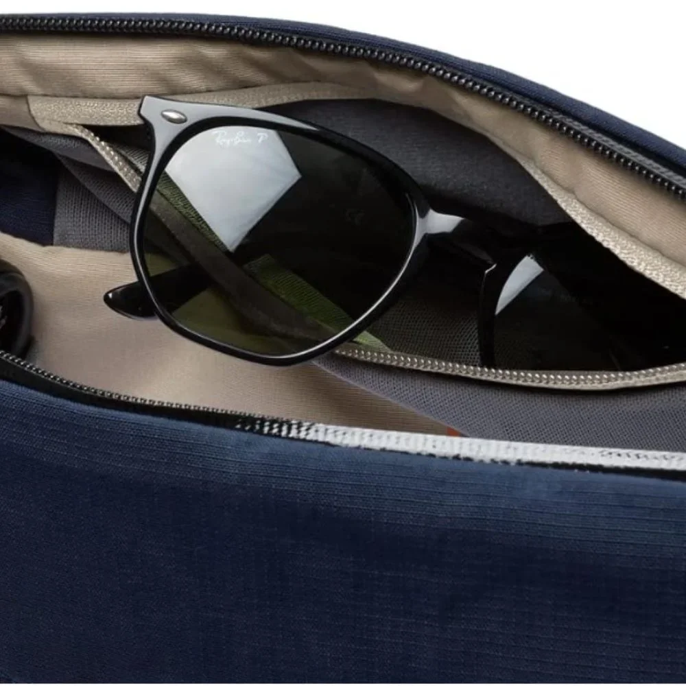 Bellroy Venture Sling 9L (large crossbody bag) - Picture 2 of 7